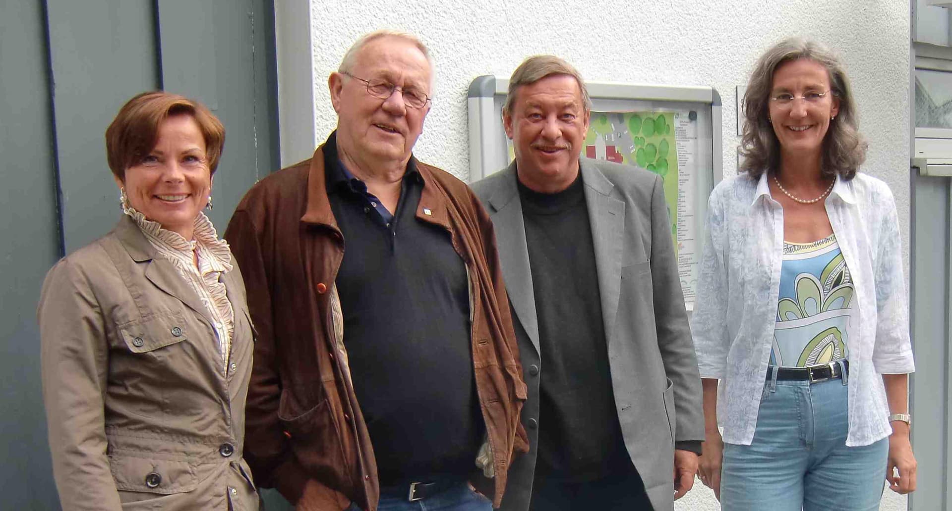 Elke Tesarczyk, Armin Maiwald, Christoph Biemann und Petra Träg. Schirmherren der SOS-Kinderdorf-Stiftung.