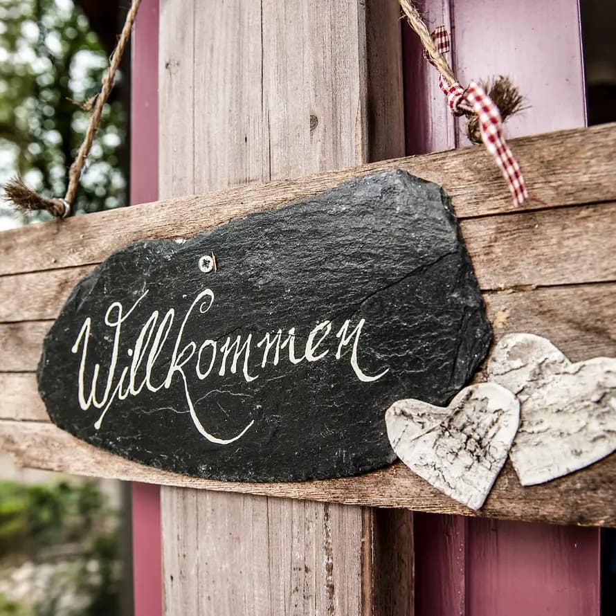 Willkommens-Schild in Hohenroth Willkommens-Schild in Hohenroth