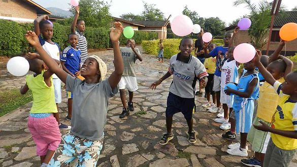 32180_Burundi_cv_bujumbura_SOS_Archives_children_playing_UniqueID_106114.jpg